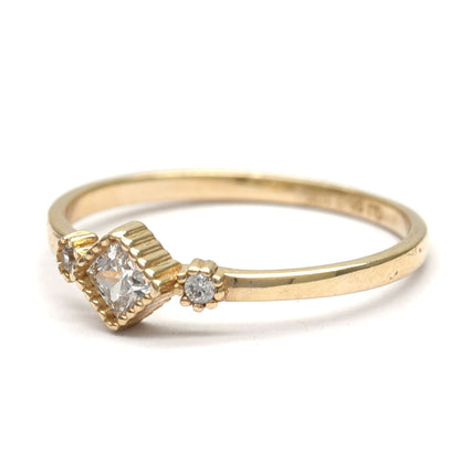 Anillo Rombo  Zirconias  10k